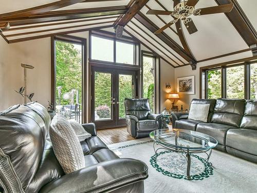 Family room - 279 Ch. Du Colibri, Ivry-Sur-Le-Lac, QC - Indoor Photo Showing Living Room