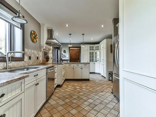 Kitchen - 279 Ch. Du Colibri, Ivry-Sur-Le-Lac, QC - Indoor Photo Showing Kitchen With Double Sink