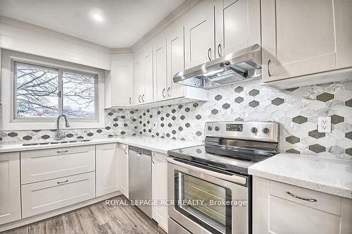 358 Agar Ave, Bradford West Gwillimbury, ON - Indoor Photo Showing Kitchen