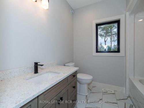 195 Boyd Lake Rd, West Grey, ON - Indoor Photo Showing Bathroom