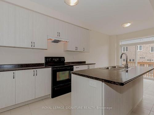 58 Attwater Dr, Cambridge, ON - Indoor Photo Showing Kitchen With Double Sink