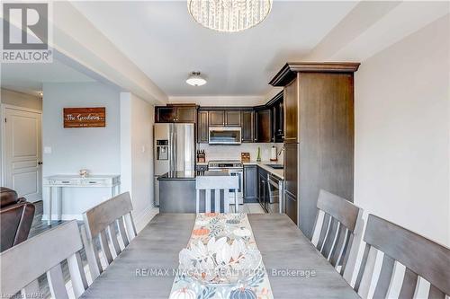 8714 Upper Canada Drive, Niagara Falls, ON - Indoor Photo Showing Dining Room