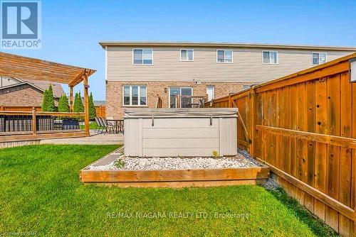 8714 Upper Canada Drive, Niagara Falls, ON - Outdoor With Deck Patio Veranda With Exterior