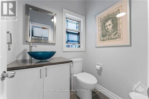 250 Stewart Street, Ottawa, ON - Indoor Photo Showing Bathroom