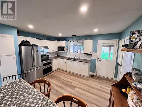 1715 42A Street, Vernon, BC - Indoor Photo Showing Kitchen With Double Sink