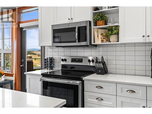 107 Village Centre Court Unit# 412, Vernon, BC - Indoor Photo Showing Kitchen