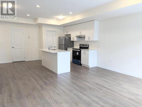 312 - 755 Omega Drive N, Pickering, ON - Indoor Photo Showing Kitchen