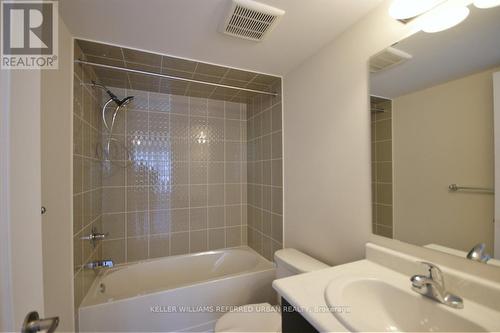 218 - 10 Dunsheath Way, Markham, ON - Indoor Photo Showing Bathroom