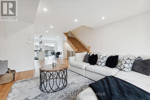 57 Drover Circle, Whitchurch-Stouffville, ON - Indoor Photo Showing Living Room