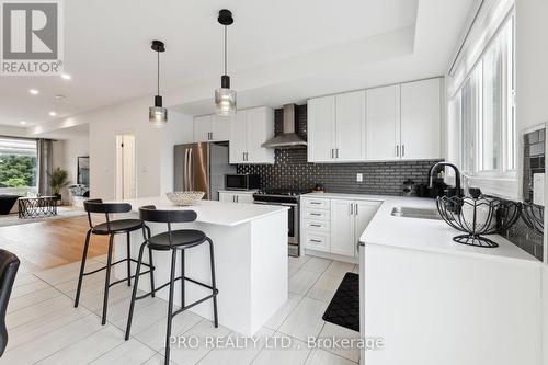 57 Drover Circle, Whitchurch-Stouffville, ON - Indoor Photo Showing Kitchen With Double Sink With Upgraded Kitchen