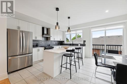 57 Drover Circle, Whitchurch-Stouffville, ON - Indoor Photo Showing Kitchen With Upgraded Kitchen