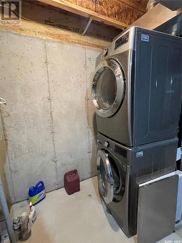 127 700 2Nd Avenue S, Martensville, SK - Indoor Photo Showing Laundry Room