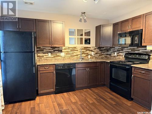 127 700 2Nd Avenue S, Martensville, SK - Indoor Photo Showing Kitchen