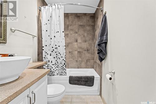 6 1292 D Gordon Road, Moose Jaw, SK - Indoor Photo Showing Bathroom