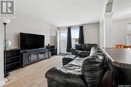 6 1292 D Gordon Road, Moose Jaw, SK - Indoor Photo Showing Living Room