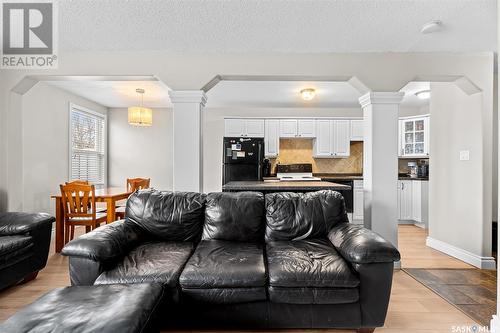 6 1292 D Gordon Road, Moose Jaw, SK - Indoor Photo Showing Living Room