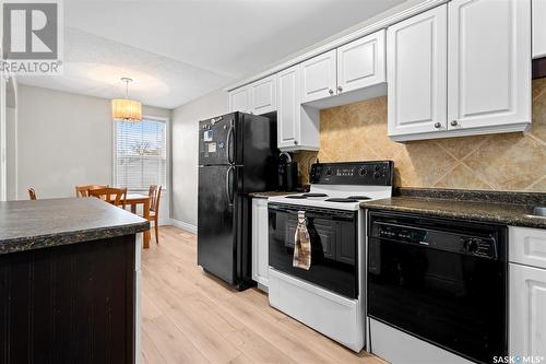 6 1292 D Gordon Road, Moose Jaw, SK - Indoor Photo Showing Kitchen