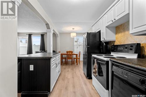 6 1292 D Gordon Road, Moose Jaw, SK - Indoor Photo Showing Kitchen