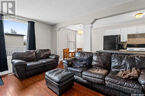 6 1292 D Gordon Road, Moose Jaw, SK - Indoor Photo Showing Living Room