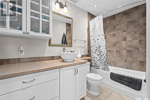 6 1292 D Gordon Road, Moose Jaw, SK - Indoor Photo Showing Bathroom