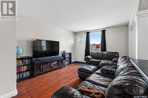 6 1292 D Gordon Road, Moose Jaw, SK - Indoor Photo Showing Living Room