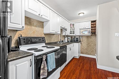 6 1292 D Gordon Road, Moose Jaw, SK - Indoor Photo Showing Kitchen