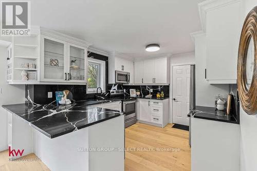 883 Westbury Place, London, ON - Indoor Photo Showing Kitchen