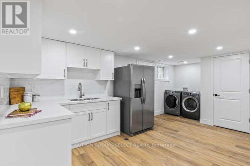 883 Westbury Place, London, ON - Indoor Photo Showing Laundry Room