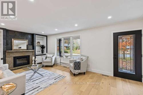 883 Westbury Place, London, ON - Indoor Photo Showing Living Room With Fireplace