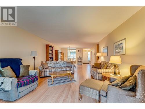 2806 35 Street Unit# 102, Vernon, BC - Indoor Photo Showing Living Room