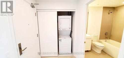 2205 - 33 Helendale Avenue, Toronto, ON - Indoor Photo Showing Laundry Room