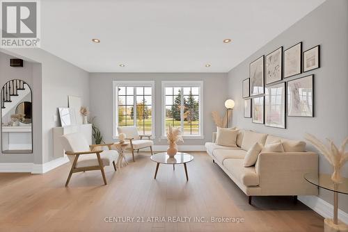 699 Highview Road, Pickering, ON - Indoor Photo Showing Living Room