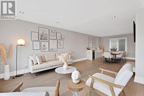 699 Highview Road, Pickering, ON - Indoor Photo Showing Living Room