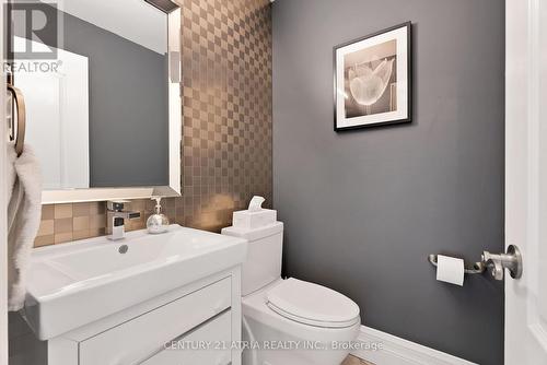 699 Highview Road, Pickering, ON - Indoor Photo Showing Bathroom