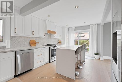 699 Highview Road, Pickering, ON - Indoor Photo Showing Kitchen With Upgraded Kitchen