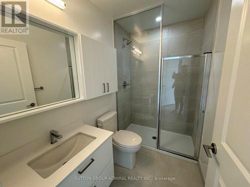 1802-30 Upper Mall Way, Vaughan, ON - Indoor Photo Showing Bathroom