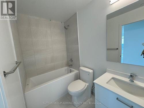 1802-30 Upper Mall Way, Vaughan, ON - Indoor Photo Showing Bathroom