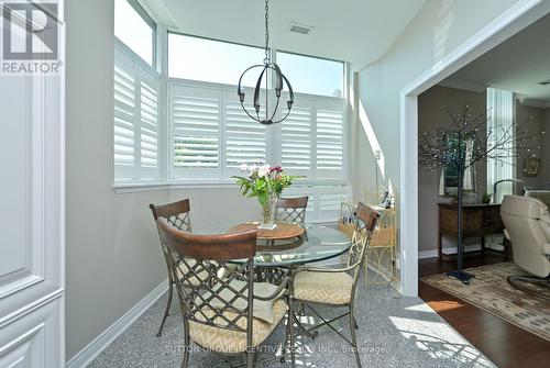 110 - 4 Briar Hill Heights, New Tecumseth, ON - Indoor Photo Showing Dining Room