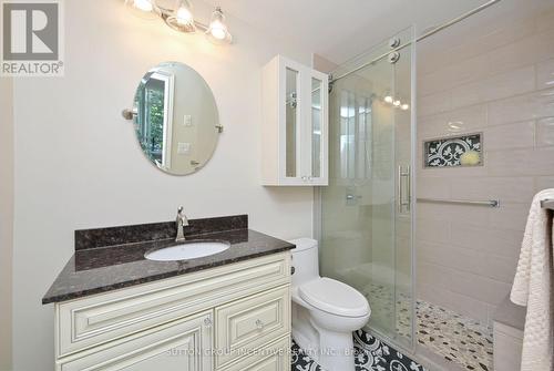 110 - 4 Briar Hill Heights, New Tecumseth, ON - Indoor Photo Showing Bathroom