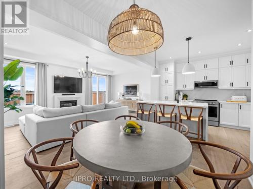 759 Aspen Terrace E, Milton, ON - Indoor Photo Showing Dining Room