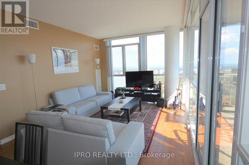 3009 - 225 Webb Drive, Mississauga, ON - Indoor Photo Showing Living Room