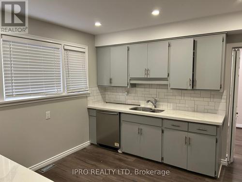 284 Cedar Crescent, Cambridge, ON - Indoor Photo Showing Kitchen With Double Sink