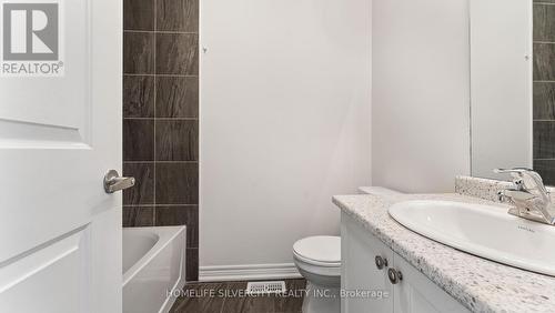 #113 - 77 Diana Avenue, Brantford, ON - Indoor Photo Showing Bathroom