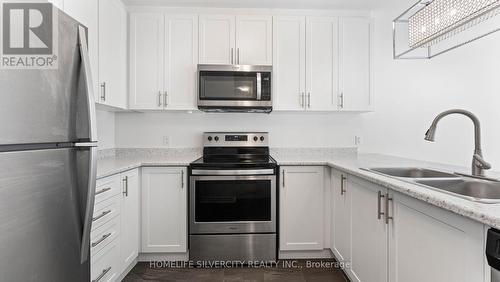 #113 - 77 Diana Avenue, Brantford, ON - Indoor Photo Showing Kitchen With Double Sink With Upgraded Kitchen