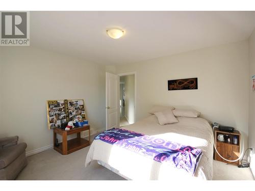 1840 Oliver Ranch Road Unit# 20, Okanagan Falls, BC - Indoor Photo Showing Bedroom