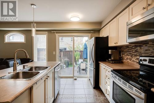 4269 Murvel Avenue, Burlington, ON - Indoor Photo Showing Kitchen With Double Sink