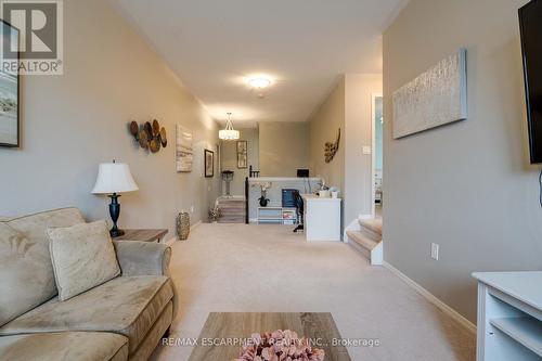 4269 Murvel Avenue, Burlington, ON - Indoor Photo Showing Living Room