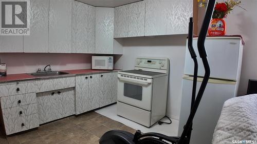 1422 106Th Street, North Battleford, SK - Indoor Photo Showing Kitchen