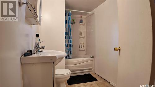 1422 106Th Street, North Battleford, SK - Indoor Photo Showing Bathroom