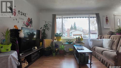 1422 106Th Street, North Battleford, SK - Indoor Photo Showing Living Room